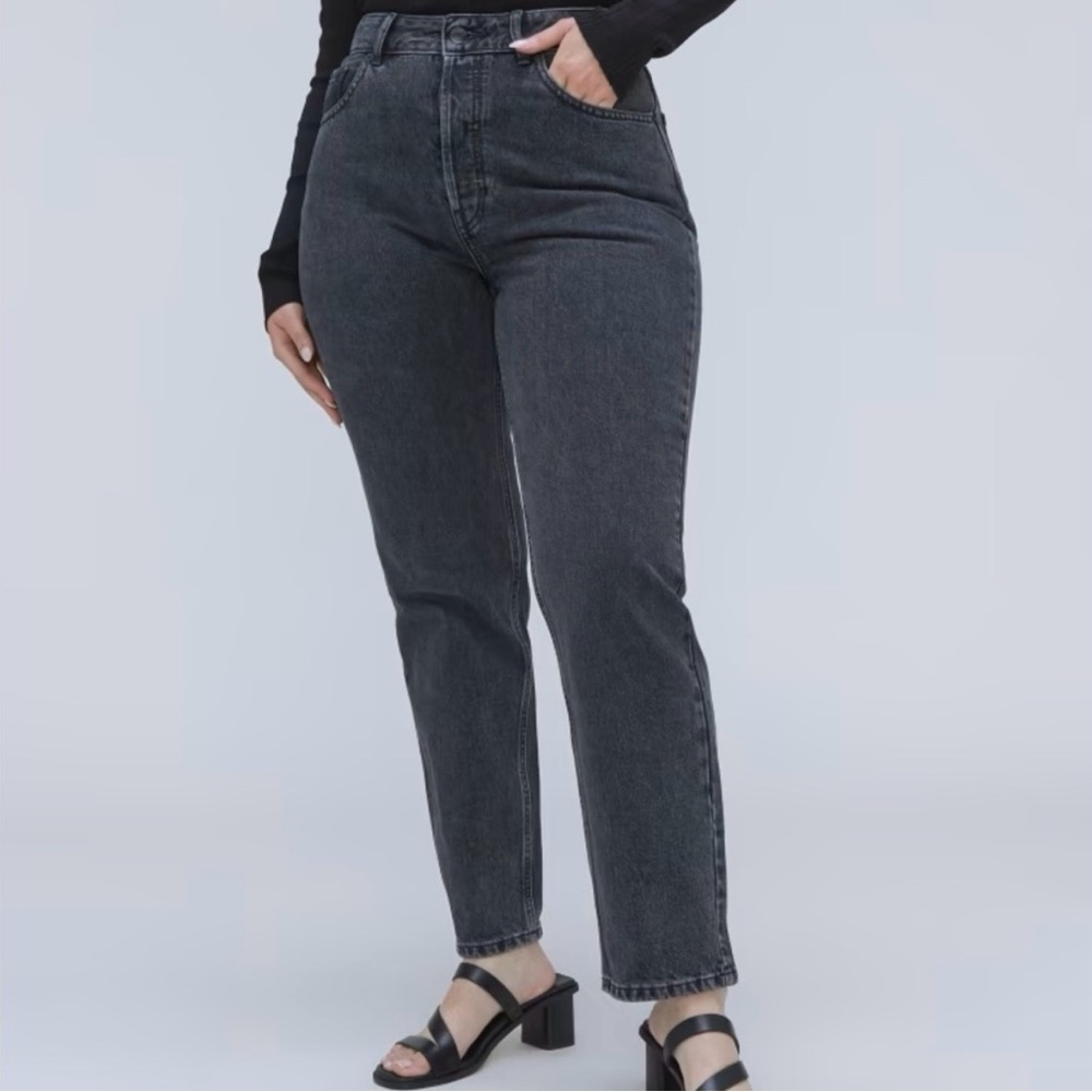 Everlane Curvy ‘90s Cheeky Straight Jeans